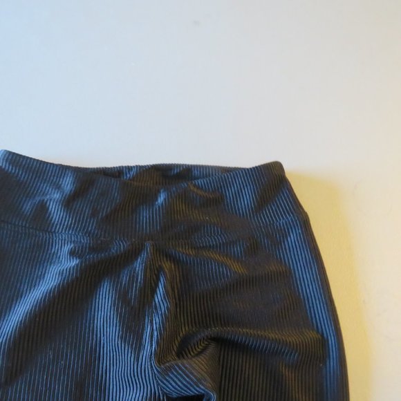 Black Leggings Size Small? - Picture 2 of 6